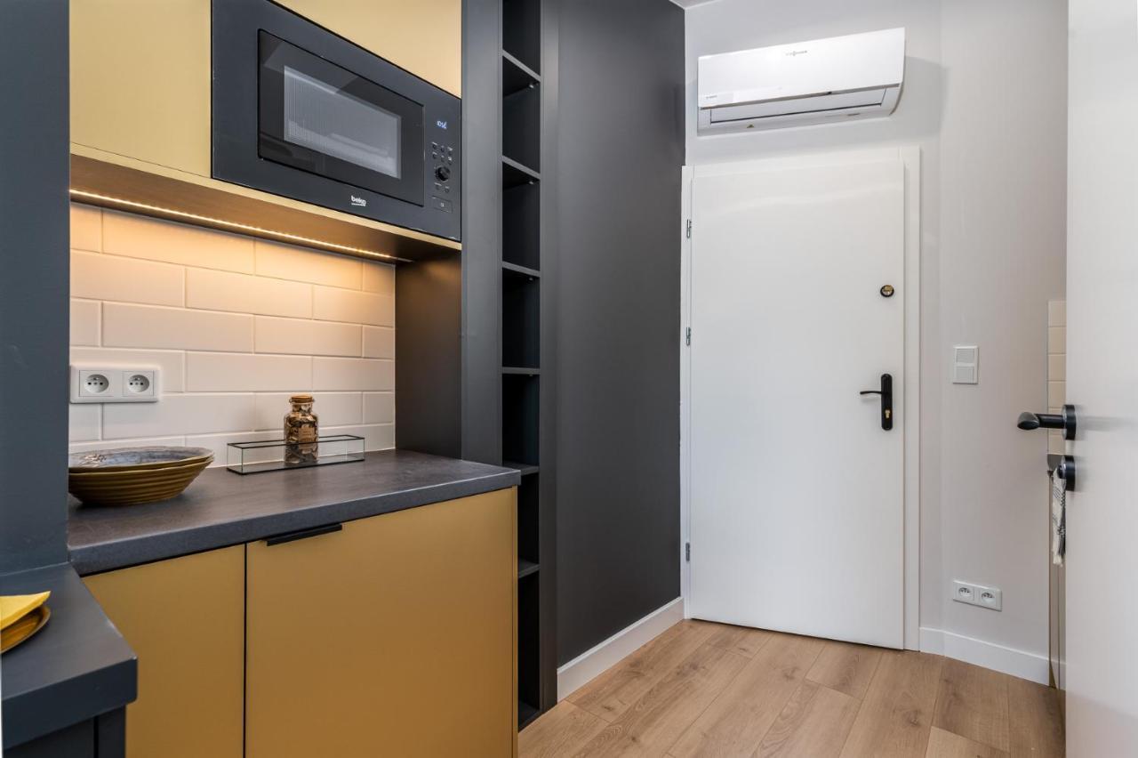 Smart Apartments - Old Town & Main Train Station - By Upstairs Krakow Exterior photo